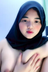 ZELLA Hijab MAsih Belia Suka Ngocok