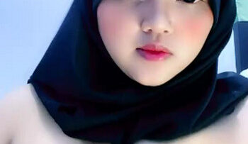 ZELLA Hijab MAsih Belia Suka Ngocok