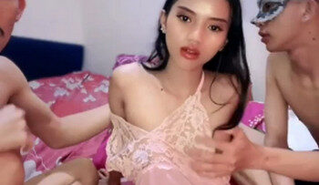 ANISA Puas Layani 2 Cowok