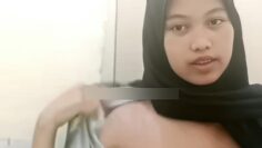 GADIS HIJAB Batik SOlo VCS Ngocok gigapixel high fidelity v2 6x faceai v2.jpeg