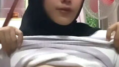 MBAK UUT Bogel Omek Totalitas.jpg