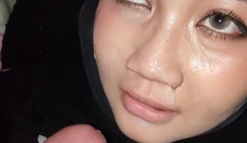 Hijab Nyepong Crot Mulut.jpg