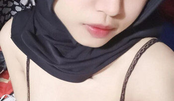 Si HIJAB IMUT Hoby Ngocok.jpg
