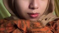 HIJAB MAMA Muda Pamer Aset.jpg