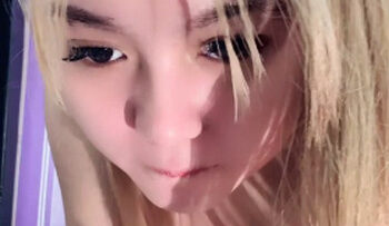 LAURAKASIH Muncrat Berkali kali.jpg