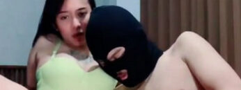 MELAYANI Tante Maniak.jpg