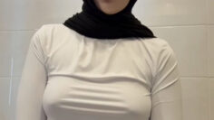 AMBAR Hijab Doyan Ngocok.jpg