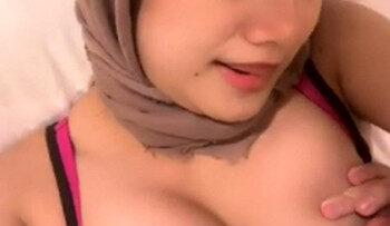 Kompilasi NEHA HIJAB Crot Mulut.jpg